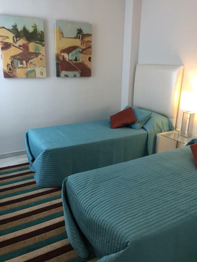 Beautiful 2 Bedroom Apartment @ Puerto Banus! Марбелья Екстер'єр фото