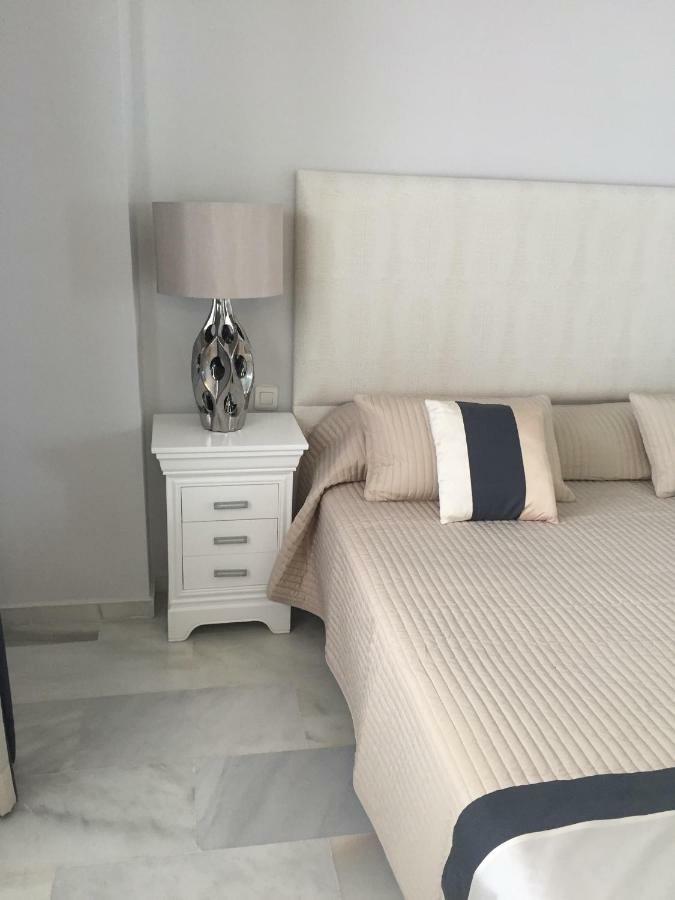 Beautiful 2 Bedroom Apartment @ Puerto Banus! Марбелья Екстер'єр фото