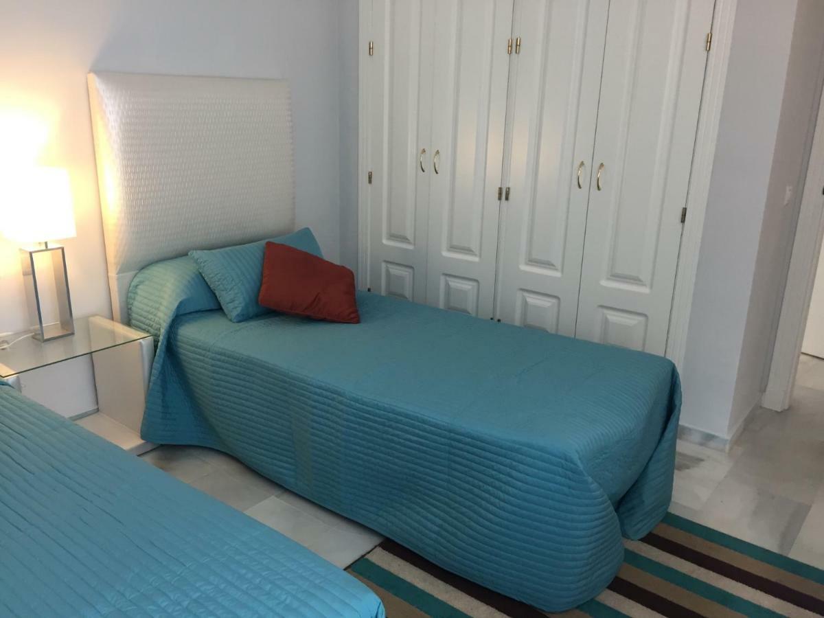 Beautiful 2 Bedroom Apartment @ Puerto Banus! Марбелья Екстер'єр фото