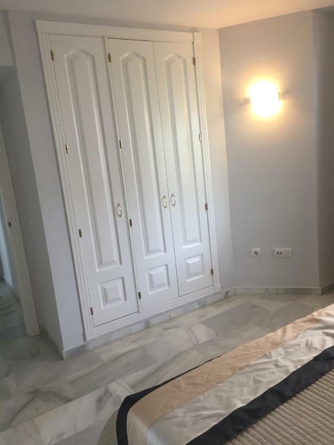 Beautiful 2 Bedroom Apartment @ Puerto Banus! Марбелья Екстер'єр фото